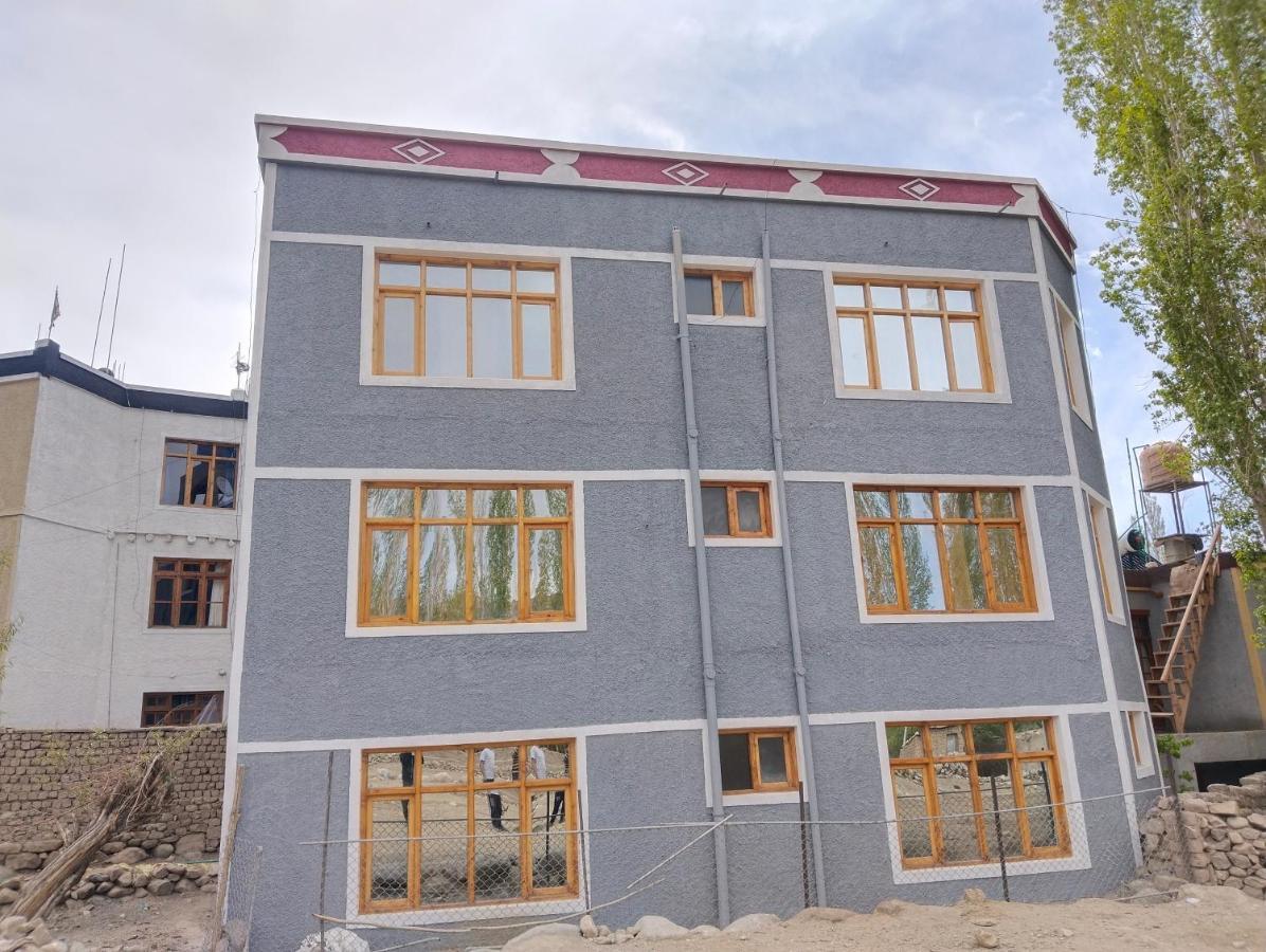 Noor Guest House Leh Bagian luar foto