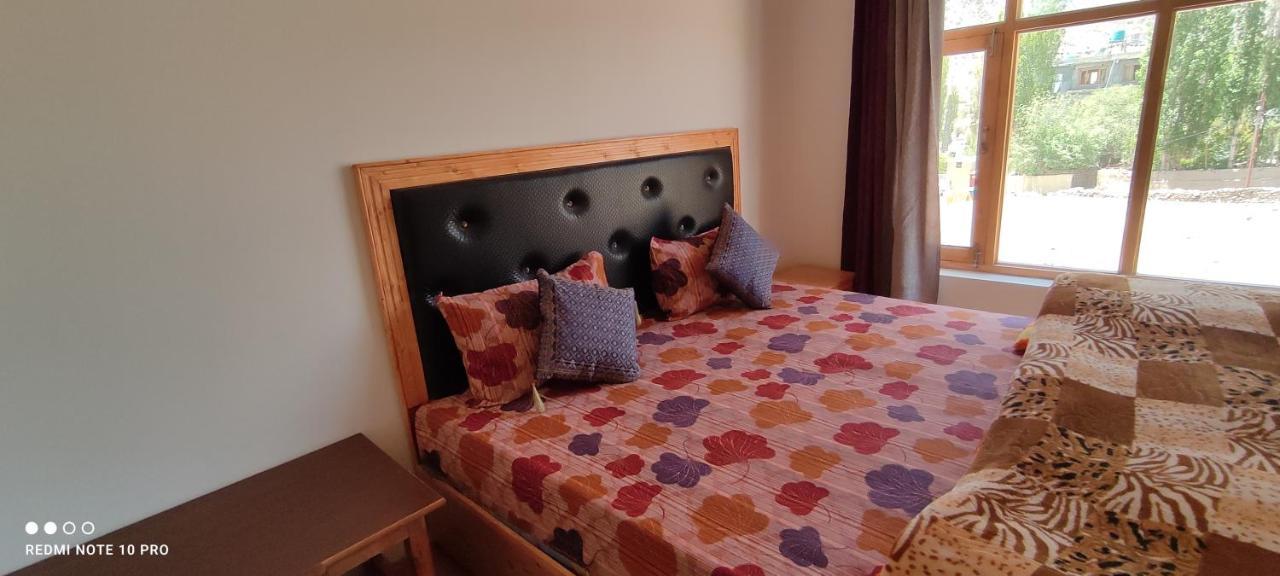 Noor Guest House Leh Bagian luar foto